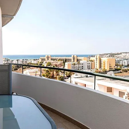 Modern In With Sea Views Apartment