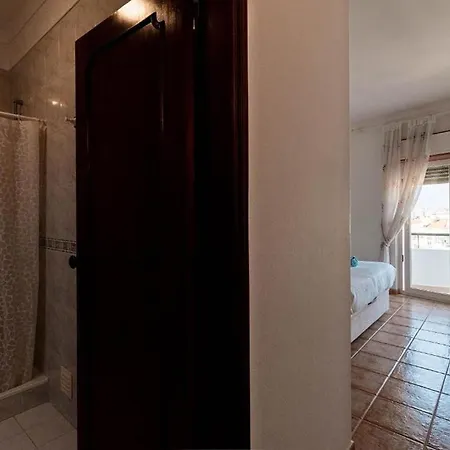Modern In With Sea Views Apartment *