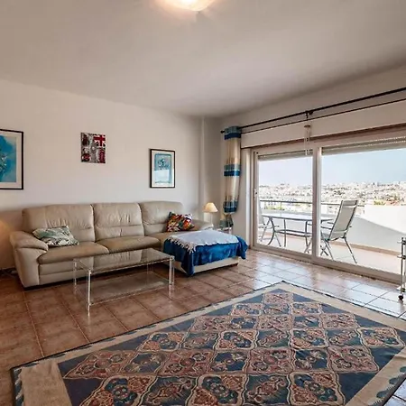 Modern In With Sea Views *